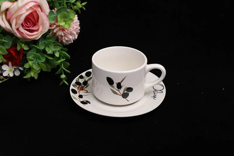 Keramická šálka a podšálka